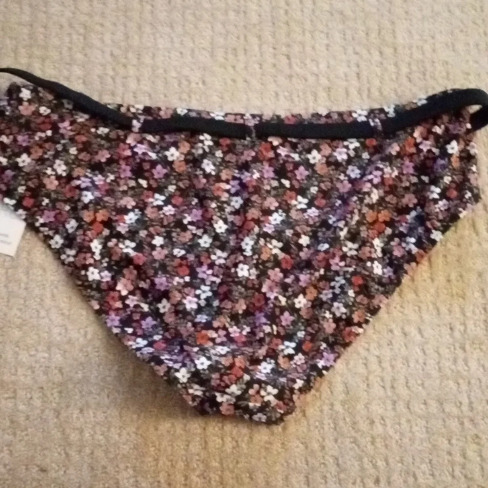 Swim bottoms 👙 - Picture 4 of 5